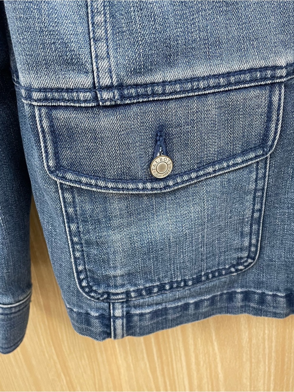 Talbots Denim Jacket Size L - Picture 3 of 7